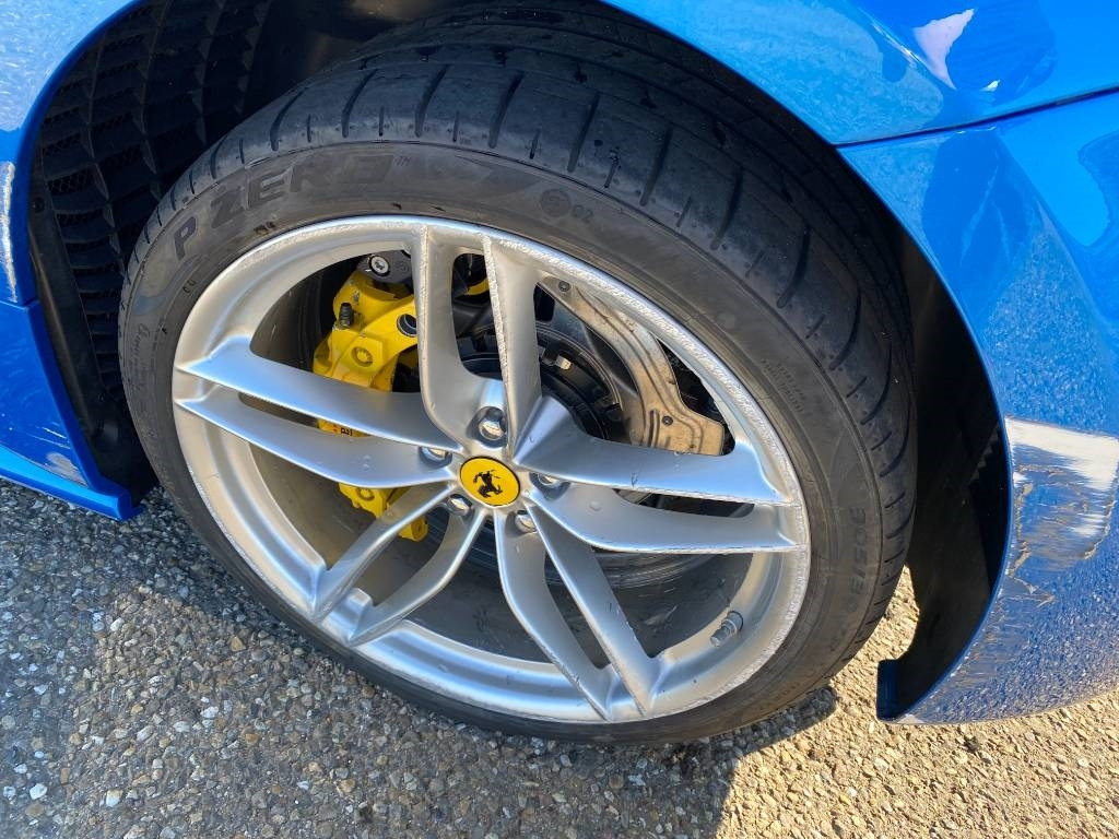 Cabriolet Ferrari 488 SPIDER -Carte Grise Française endommagé: photos 36 Cabriolet Ferrari 488 SPIDER -Carte Grise Française endommagé: photos 36