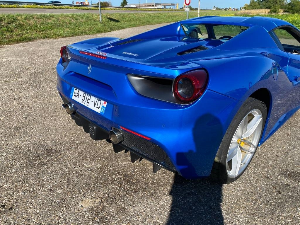 Cabriolet Ferrari 488 SPIDER -Carte Grise Française endommagé: photos 43 Cabriolet Ferrari 488 SPIDER -Carte Grise Française endommagé: photos 43