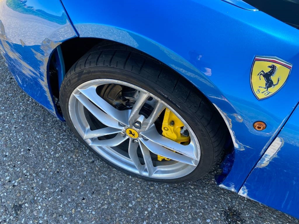 Cabriolet Ferrari 488 SPIDER -Carte Grise Française endommagé: photos 32 Cabriolet Ferrari 488 SPIDER -Carte Grise Française endommagé: photos 32