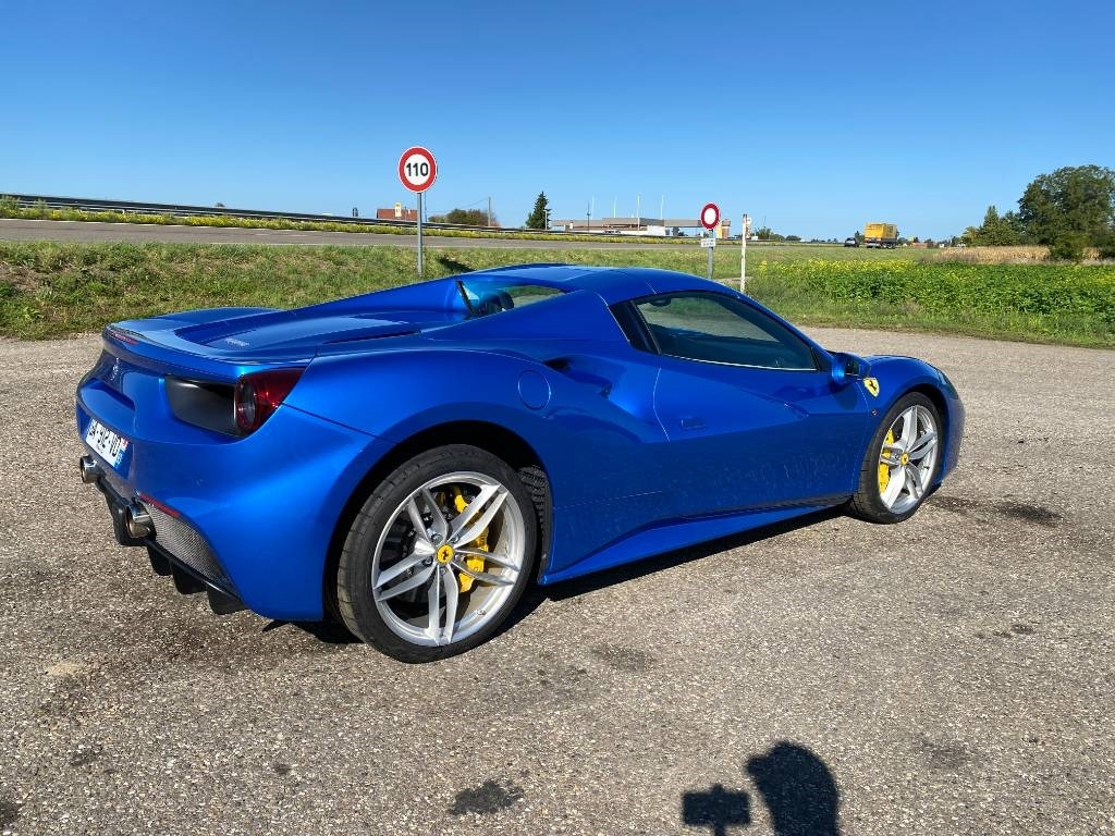 Cabriolet Ferrari 488 SPIDER -Carte Grise Française endommagé: photos 6 Cabriolet Ferrari 488 SPIDER -Carte Grise Française endommagé: photos 6