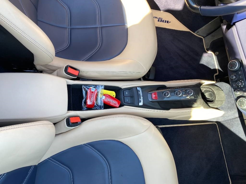 Cabriolet Ferrari 488 SPIDER -Carte Grise Française endommagé: photos 25 Cabriolet Ferrari 488 SPIDER -Carte Grise Française endommagé: photos 25