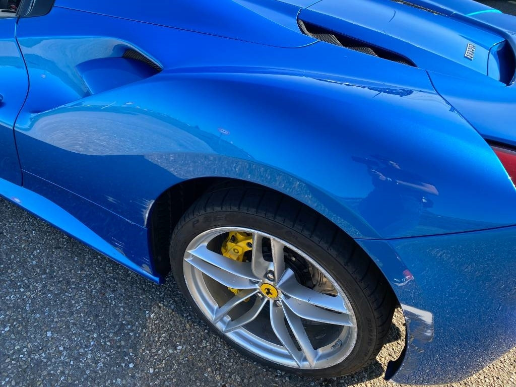 Cabriolet Ferrari 488 SPIDER -Carte Grise Française endommagé: photos 35 Cabriolet Ferrari 488 SPIDER -Carte Grise Française endommagé: photos 35