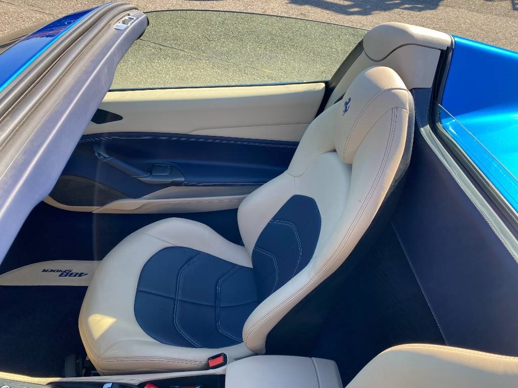Cabriolet Ferrari 488 SPIDER -Carte Grise Française endommagé: photos 21 Cabriolet Ferrari 488 SPIDER -Carte Grise Française endommagé: photos 21