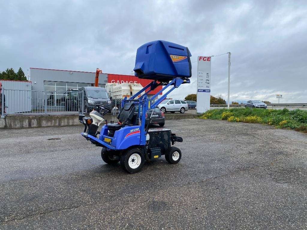 Iseki SF 235F 1er Main endommagée - Faucheuse: photos 2 Iseki SF 235F 1er Main endommagée - Faucheuse: photos 2