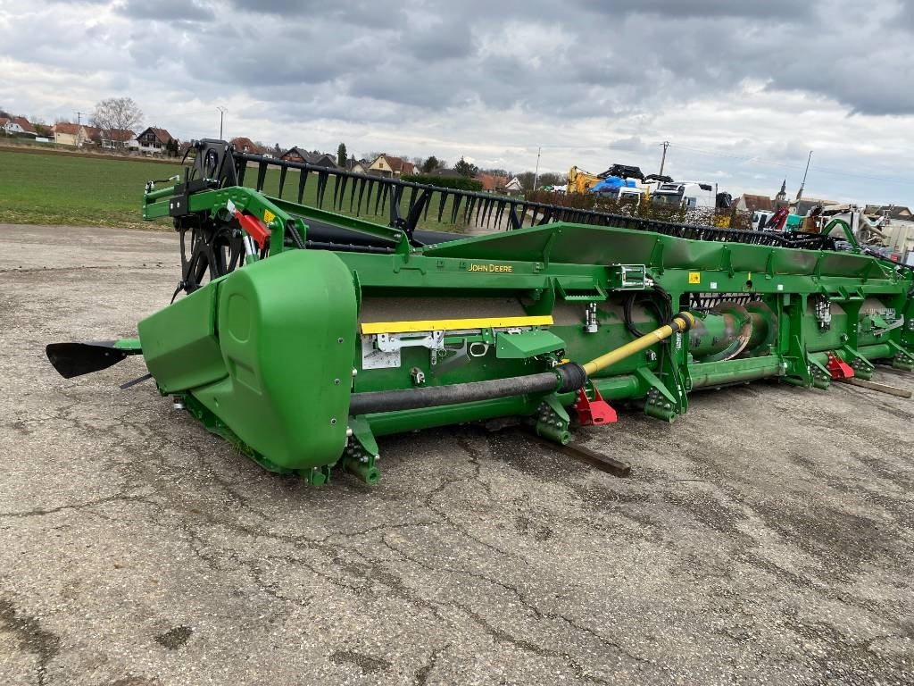 John Deere 730 X Origine Françaises endommagée - Accessoire de matériels de récolte: photos 5 John Deere 730 X Origine Françaises endommagée - Accessoire de matériels de récolte: photos 5