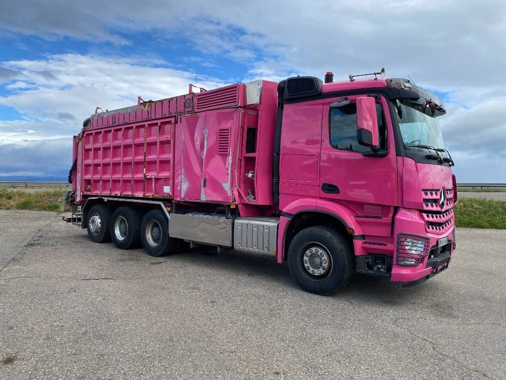 Mercedes-Benz ACTROS 3251/RSP ESE6-RD8000 endommagée - Camion hydrocureur: photos 4 Mercedes-Benz ACTROS 3251/RSP ESE6-RD8000 endommagée - Camion hydrocureur: photos 4