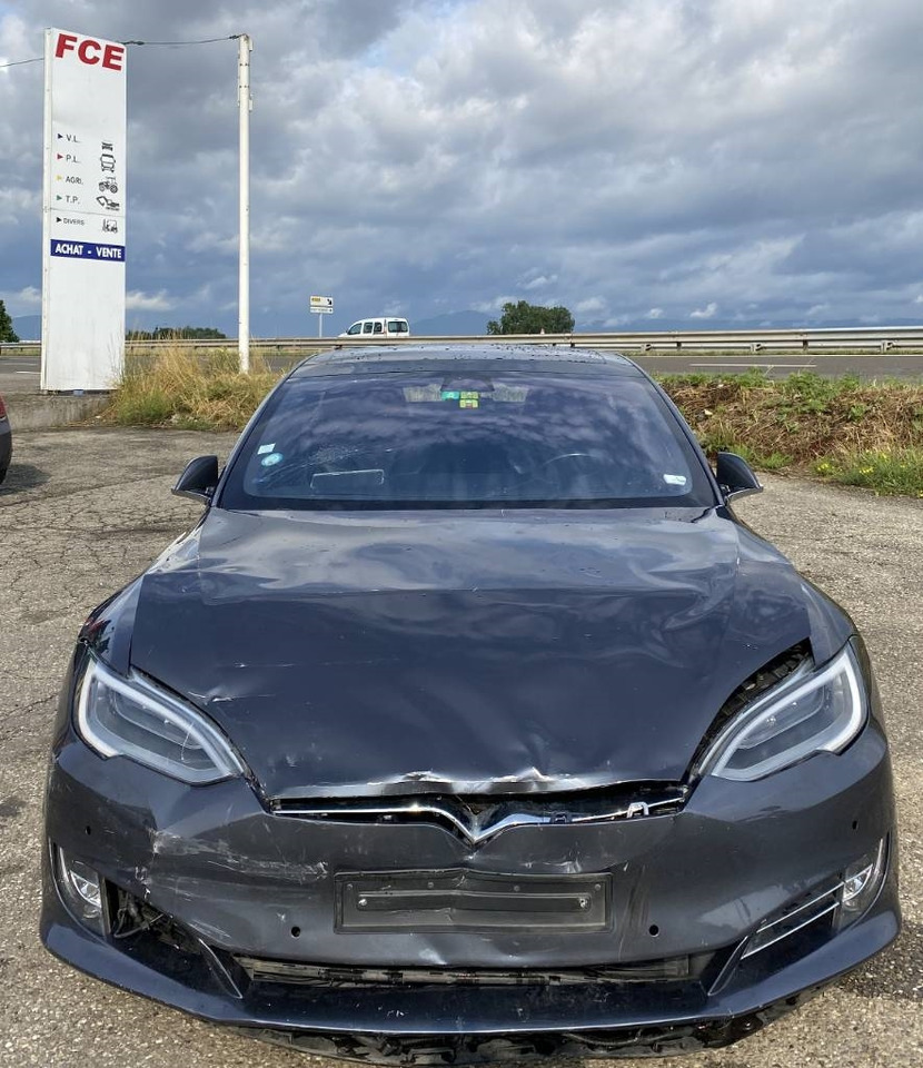 Tesla MODEL S 100D Carte Grise Française endommagée - Voiture: photos 2 Tesla MODEL S 100D Carte Grise Française endommagée - Voiture: photos 2