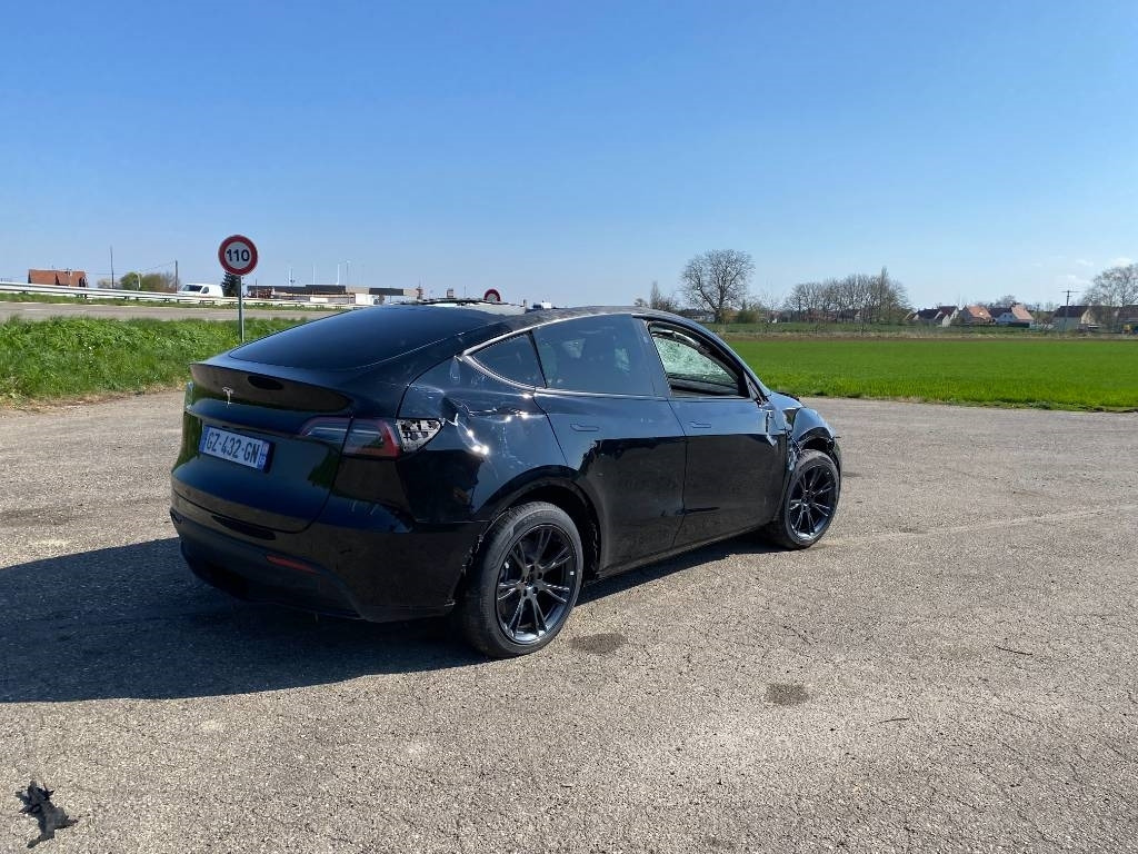 Tesla Model Y RWD/Origine Française endommagée - Berline: photos 5 Tesla Model Y RWD/Origine Française endommagée - Berline: photos 5