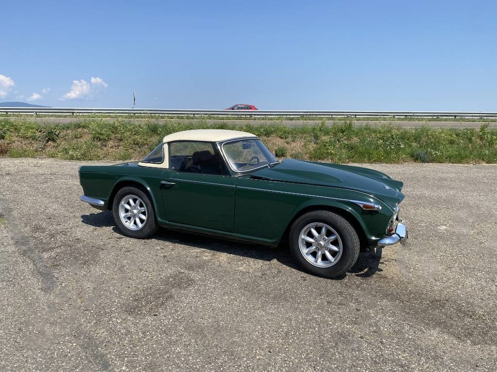 Triumph TR4-A + Hard Top / OldTimer endommagé - Voiture: photos 3 Triumph TR4-A + Hard Top / OldTimer endommagé - Voiture: photos 3