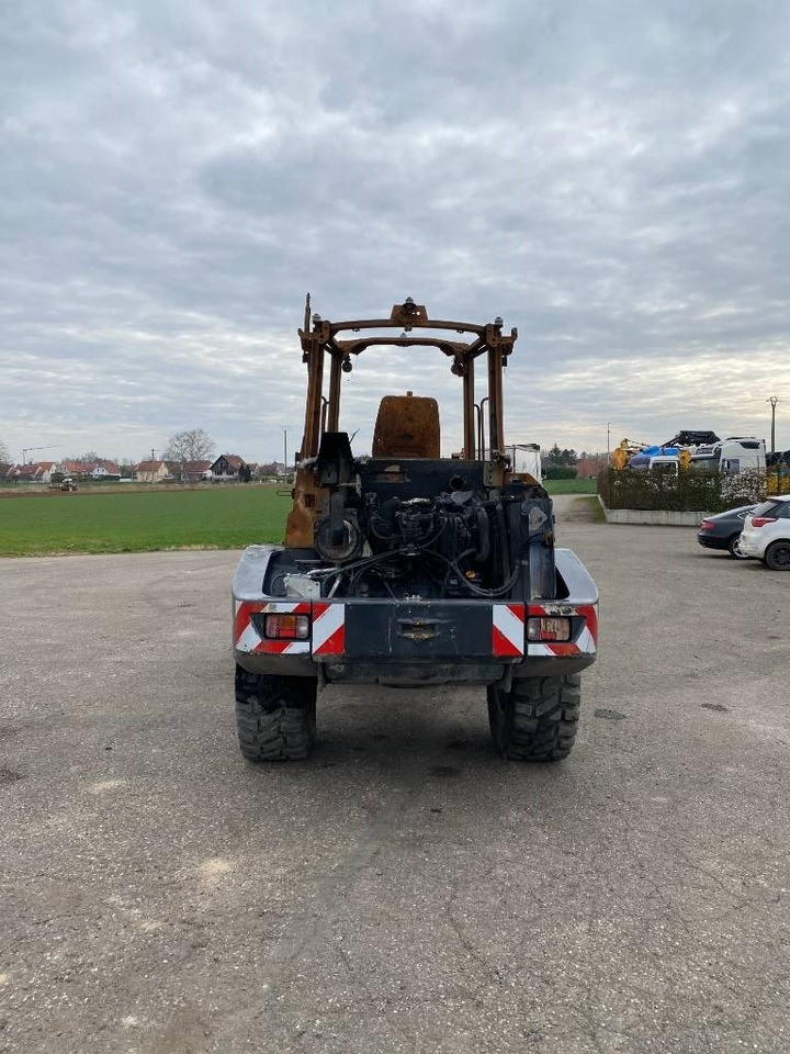 Yanmar V 100 / Certificat CE endommagée - Chargeuse sur pneus: photos 5 Yanmar V 100 / Certificat CE endommagée - Chargeuse sur pneus: photos 5