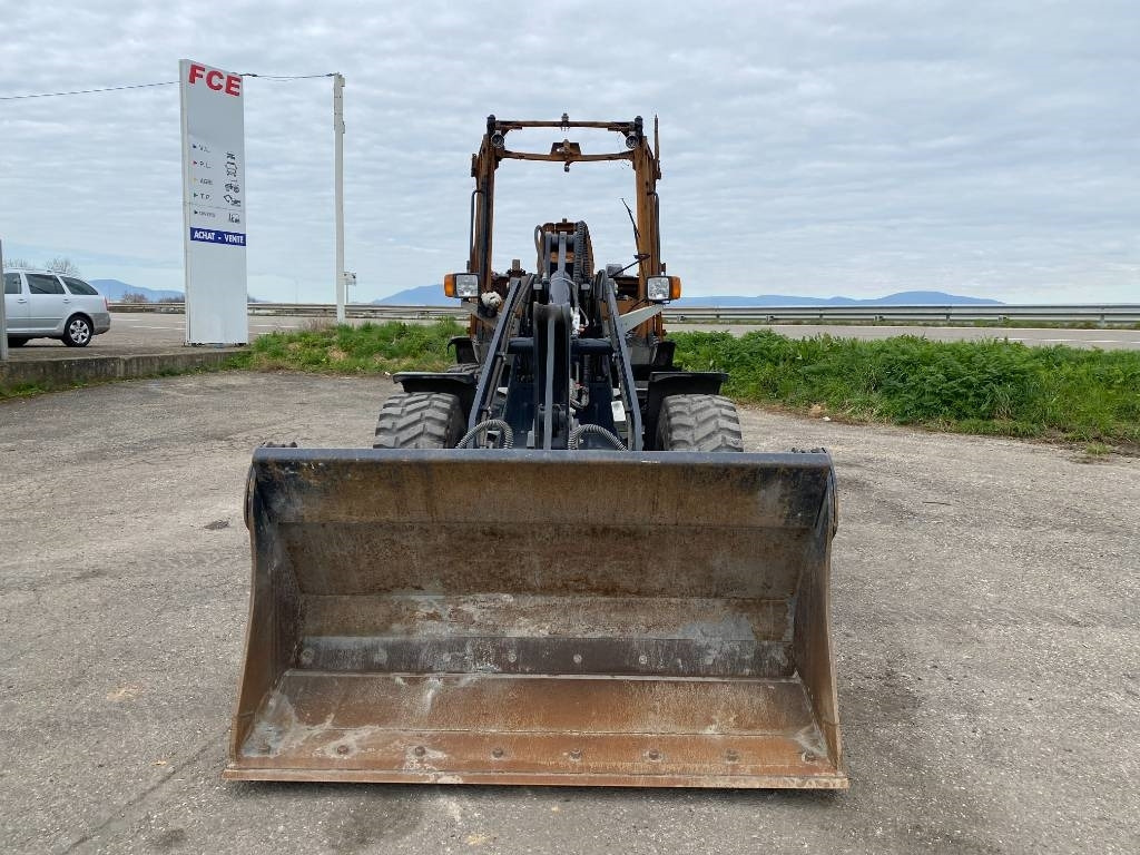 Yanmar V 100 / Certificat CE endommagée - Chargeuse sur pneus: photos 2 Yanmar V 100 / Certificat CE endommagée - Chargeuse sur pneus: photos 2