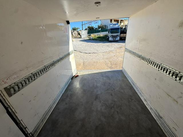 Iveco 35C16 CAISSE FRIGO LAMBERET ET CARRIER ET HAYON - Véhicule utilitaire frigorifique: photos 4 Iveco 35C16 CAISSE FRIGO LAMBERET ET CARRIER ET HAYON - Véhicule utilitaire frigorifique: photos 4