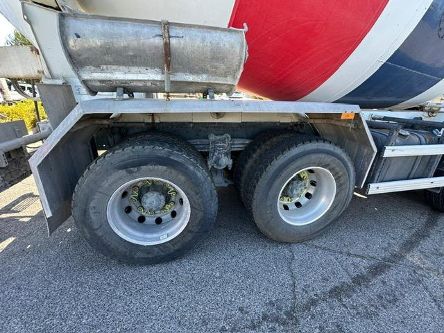 Mercedes AXOR 3240 - Camion malaxeur: photos 5 Mercedes AXOR 3240 - Camion malaxeur: photos 5