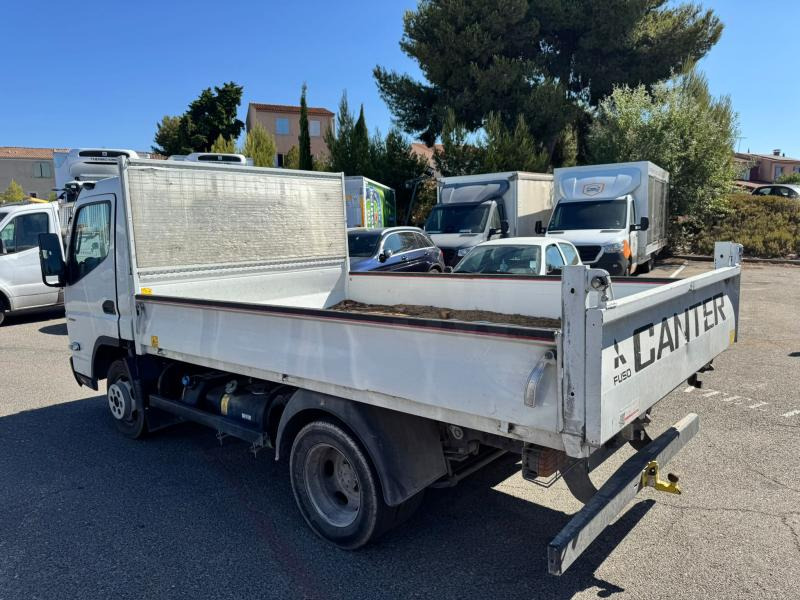 Mitsubishi Fuso Canter 3C15 - Véhicule utilitaire benne: photos 4 Mitsubishi Fuso Canter 3C15 - Véhicule utilitaire benne: photos 4