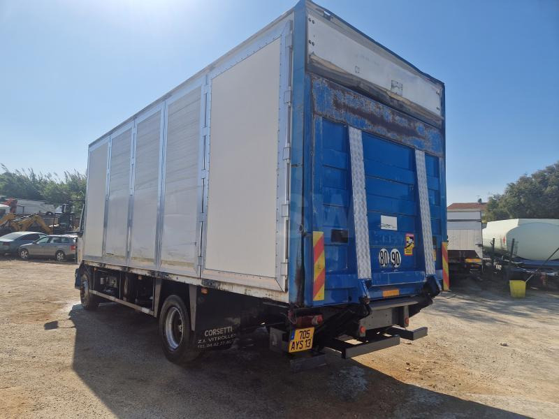 Renault Midlum 220 DCI - Camion fourgon: photos 3 Renault Midlum 220 DCI - Camion fourgon: photos 3