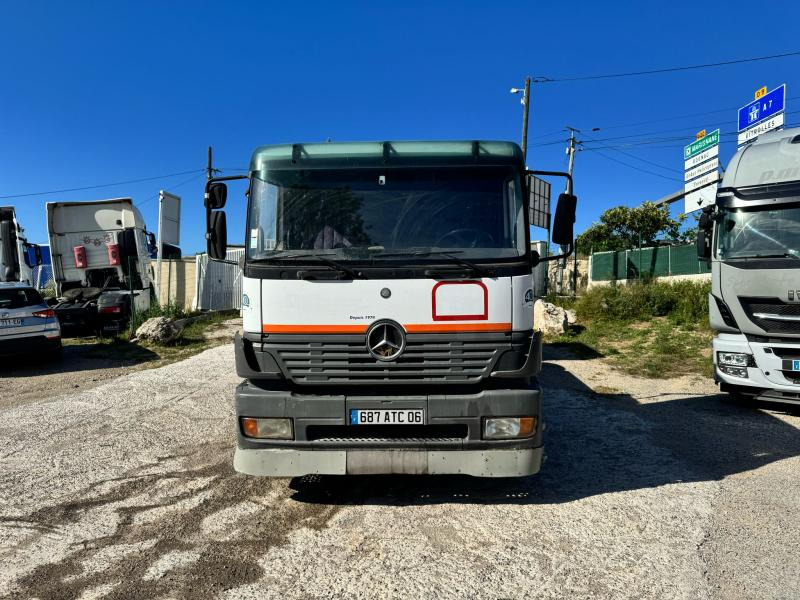Mercedes Axor 1828 - Tracteur routier: photos 2 Mercedes Axor 1828 - Tracteur routier: photos 2