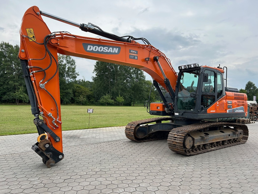 Doosan DX225LC-5 - Pelle sur chenille: photos 1 Doosan DX225LC-5 - Pelle sur chenille: photos 1