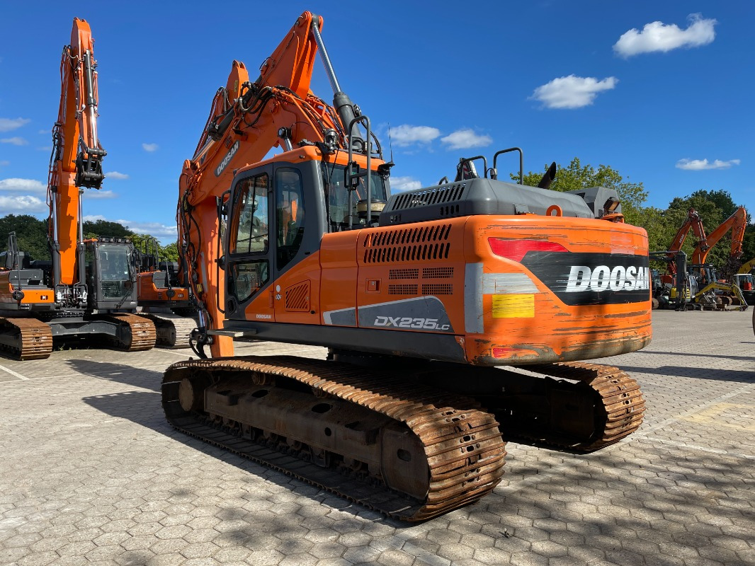 Doosan DX235LC-5 - Pelle sur chenille: photos 3 Doosan DX235LC-5 - Pelle sur chenille: photos 3