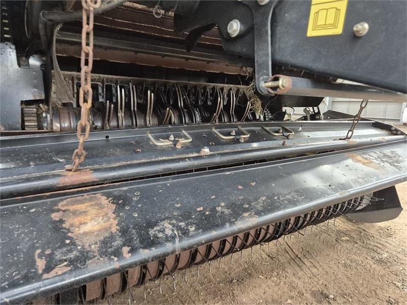 New Holland BR7070 med rotorsnitter Snitter - Presse à balles rondes: photos 3 New Holland BR7070 med rotorsnitter Snitter - Presse à balles rondes: photos 3