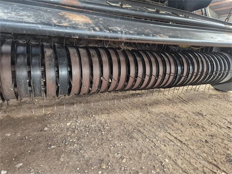 New Holland BR7070 med rotorsnitter Snitter - Presse à balles rondes: photos 4 New Holland BR7070 med rotorsnitter Snitter - Presse à balles rondes: photos 4