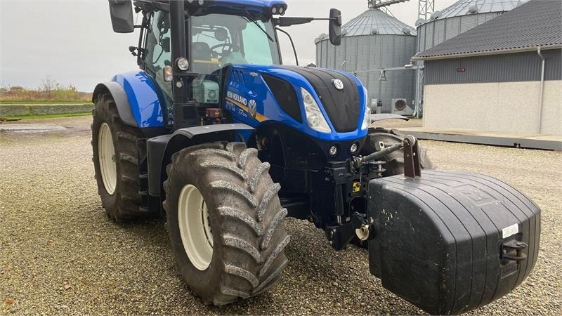 New Holland T7.270 AutoCommand T7.270 - Tracteur agricole: photos 2 New Holland T7.270 AutoCommand T7.270 - Tracteur agricole: photos 2