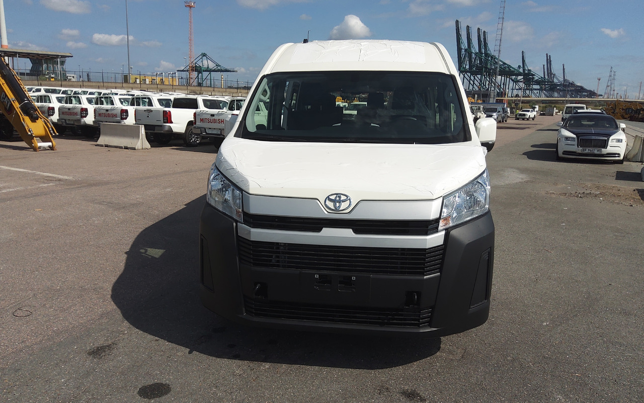 Toyota Hiace HIGH ROOF / TOIT HAUT 3.5L Petrol Manual - Minibus, Transport de personnes: photos 2 Toyota Hiace HIGH ROOF / TOIT HAUT 3.5L Petrol Manual - Minibus, Transport de personnes: photos 2
