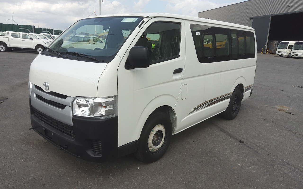 Toyota Hiace STANDARD ROOF 2.5L Diesel Manual - Minibus, Transport de personnes: photos 1 Toyota Hiace STANDARD ROOF 2.5L Diesel Manual - Minibus, Transport de personnes: photos 1