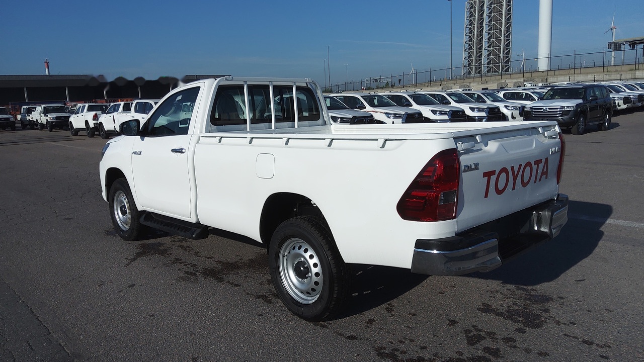 Toyota Hilux / Revo Pick-up single Cab pack security 2.4L Turbo Diesel Manual - Pick-up: photos 5 Toyota Hilux / Revo Pick-up single Cab pack security 2.4L Turbo Diesel Manual - Pick-up: photos 5
