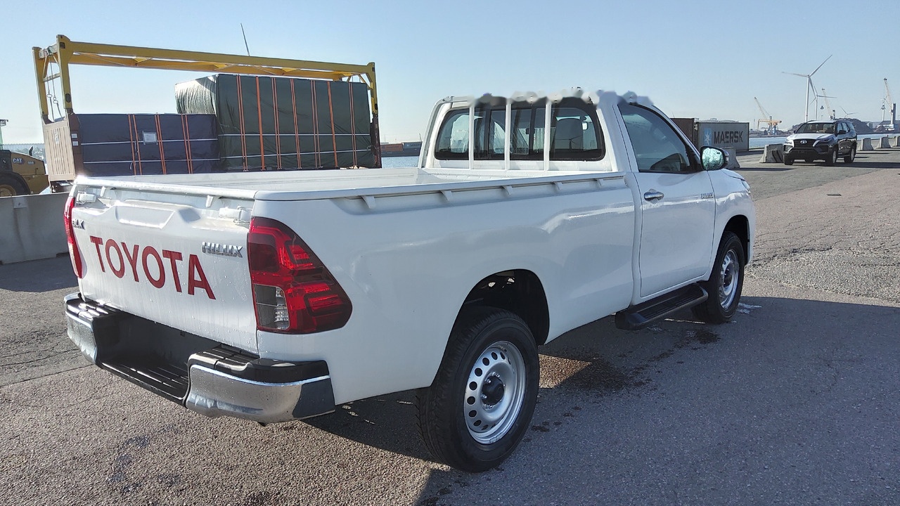 Toyota Hilux / Revo Pick-up single Cab pack security 2.4L Turbo Diesel Manual - Pick-up: photos 3 Toyota Hilux / Revo Pick-up single Cab pack security 2.4L Turbo Diesel Manual - Pick-up: photos 3