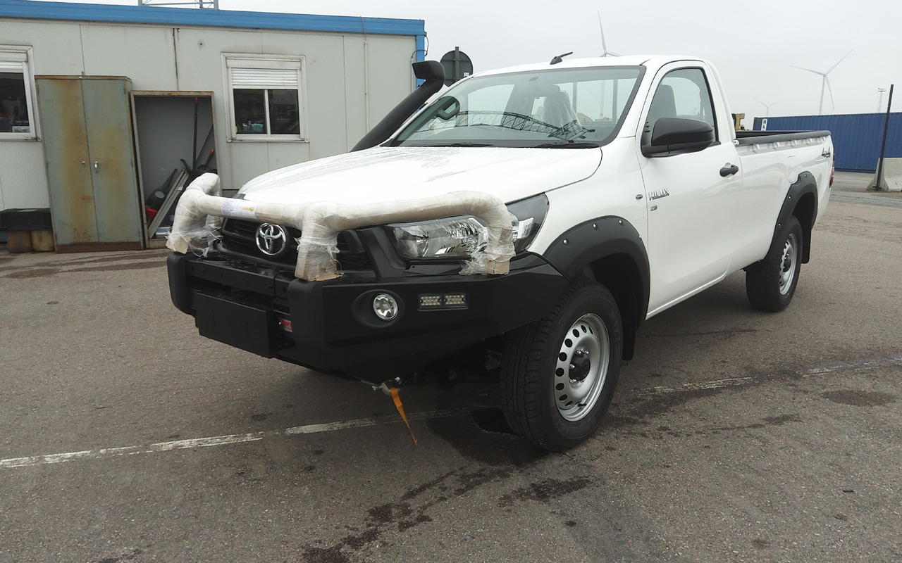 Toyota Hilux / Revo RHD Pick-up single Cab 2.8L Diesel Manual - Pick-up: photos 1 Toyota Hilux / Revo RHD Pick-up single Cab 2.8L Diesel Manual - Pick-up: photos 1