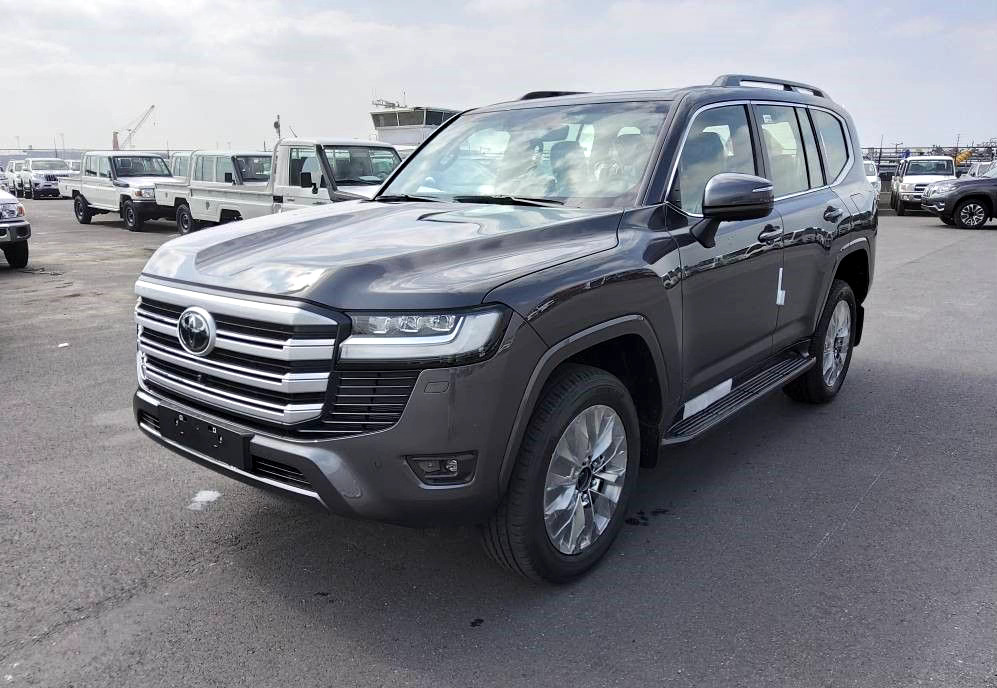 Toyota Land Cruiser 300 V6 VXR ZX 7 SEATERS / PLACES 3.5L Petrol Automatic AEOB - SUV: photos 1 Toyota Land Cruiser 300 V6 VXR ZX 7 SEATERS / PLACES 3.5L Petrol Automatic AEOB - SUV: photos 1