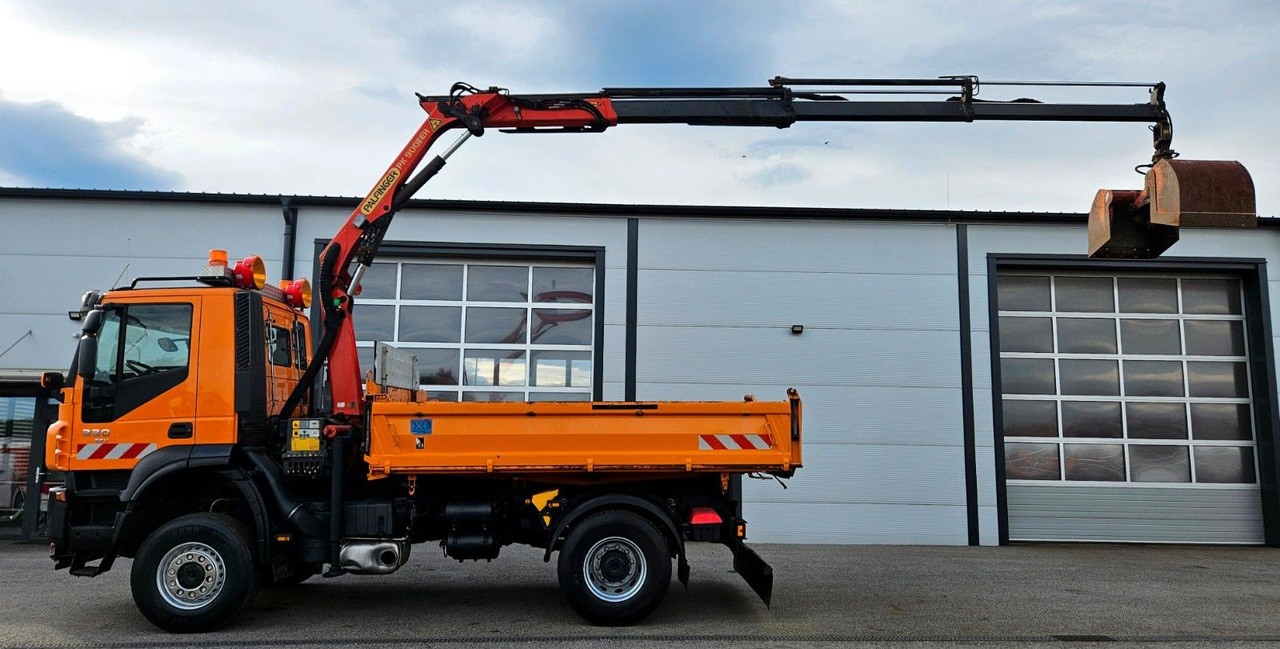 Iveco Trakker 190T33 4x4 Euro5 Kran Palfinger Funk - Camion benne, Camion grue: photos 2 Iveco Trakker 190T33 4x4 Euro5 Kran Palfinger Funk - Camion benne, Camion grue: photos 2