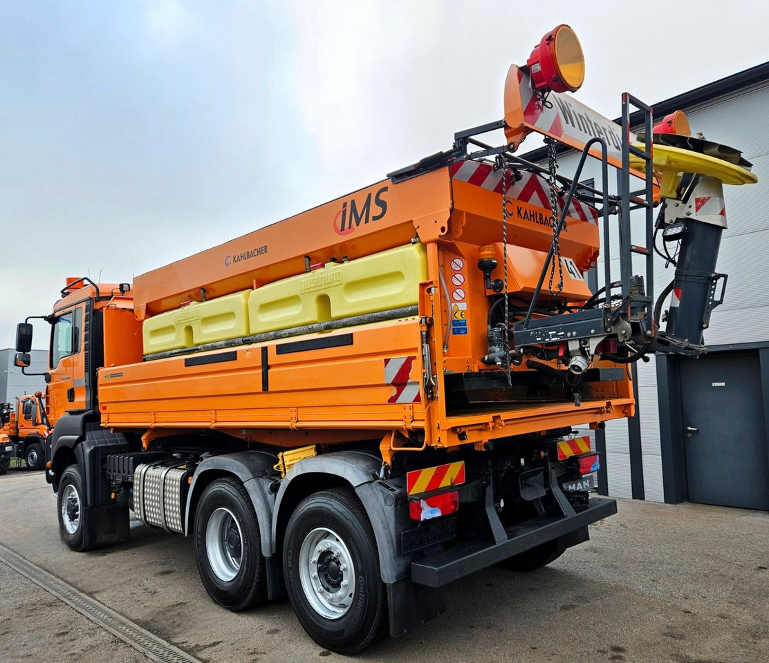 MAN TGA 28.400 6x4-4 Winterdienst - Camion benne: photos 3 MAN TGA 28.400 6x4-4 Winterdienst - Camion benne: photos 3