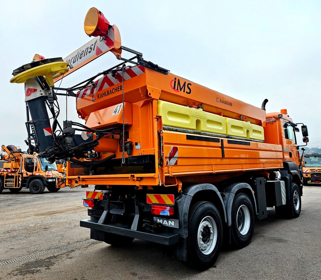 MAN TGA 28.400 6x4-4 Winterdienst - Camion benne: photos 3 MAN TGA 28.400 6x4-4 Winterdienst - Camion benne: photos 3