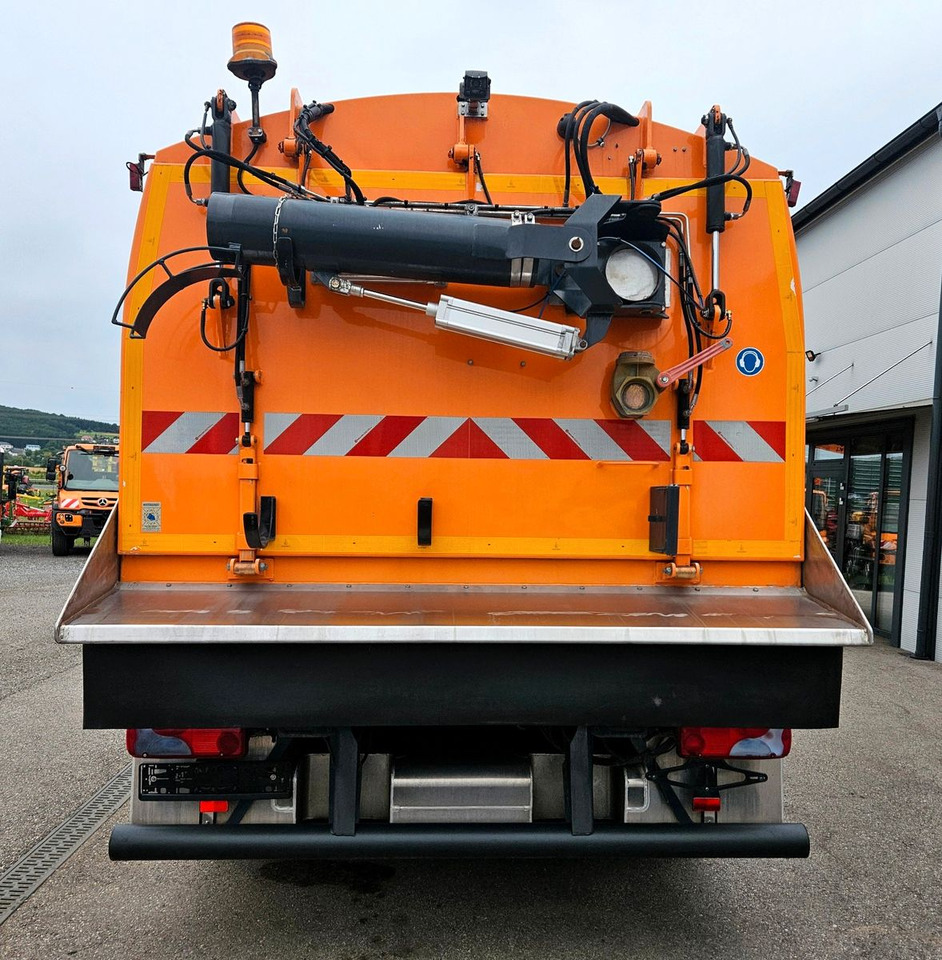 MAN TGM 18.250 Euro6 BROCK SL200 L+R Aufbaumotor - Balayeuse de voirie: photos 4 MAN TGM 18.250 Euro6 BROCK SL200 L+R Aufbaumotor - Balayeuse de voirie: photos 4