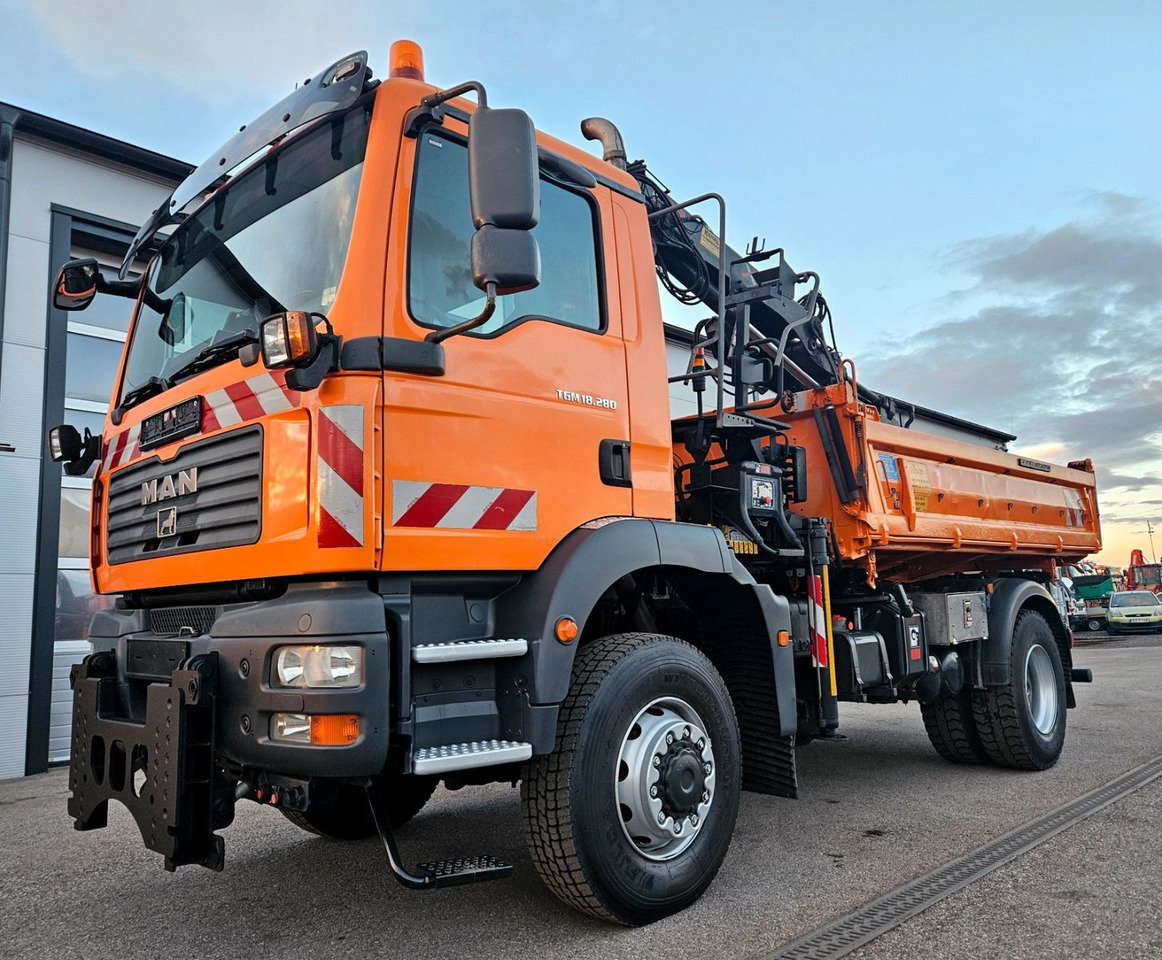 MAN TGM 18.280 4x4 HIAB 111-3 Funk Kran Winterdienst - Camion benne, Camion grue: photos 4 MAN TGM 18.280 4x4 HIAB 111-3 Funk Kran Winterdienst - Camion benne, Camion grue: photos 4