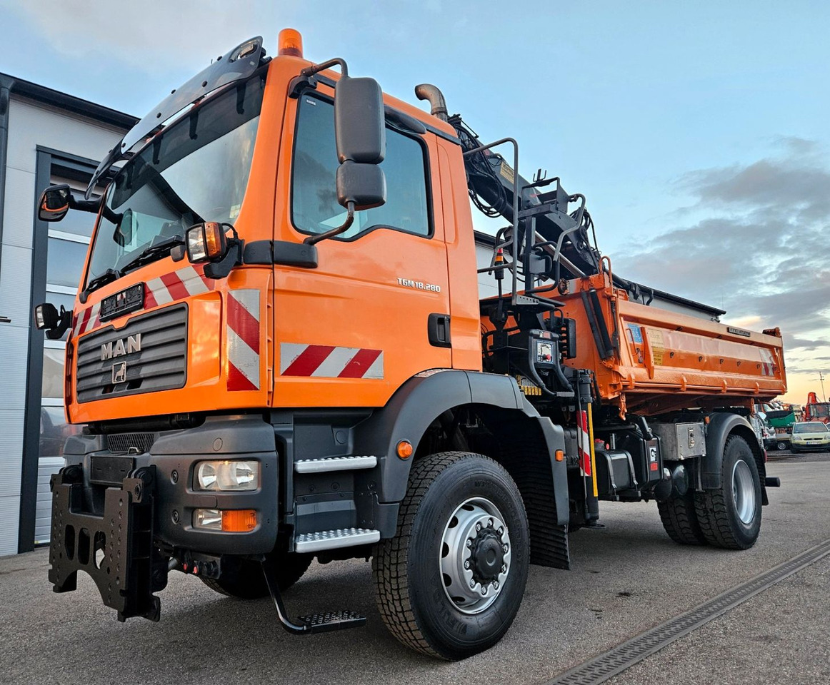MAN TGM 18.280 4x4 HIAB 111-3 Funk Kran Winterdienst - Camion benne, Camion grue: photos 4 MAN TGM 18.280 4x4 HIAB 111-3 Funk Kran Winterdienst - Camion benne, Camion grue: photos 4
