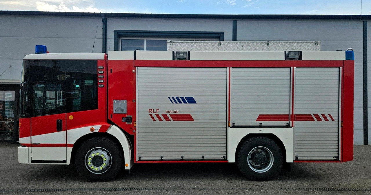 Mercedes-Benz 1829 Feuerwehr Ziegler RLF 2000/300 TLF Winde - Camion de pompier: photos 2 Mercedes-Benz 1829 Feuerwehr Ziegler RLF 2000/300 TLF Winde - Camion de pompier: photos 2