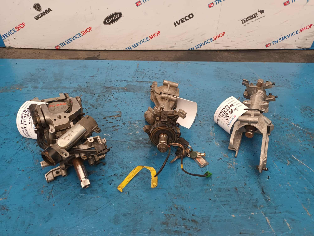 Piantone Sterzo Volvo Scania - Colonne de direction pour Camion: photos 1 Piantone Sterzo Volvo Scania - Colonne de direction pour Camion: photos 1