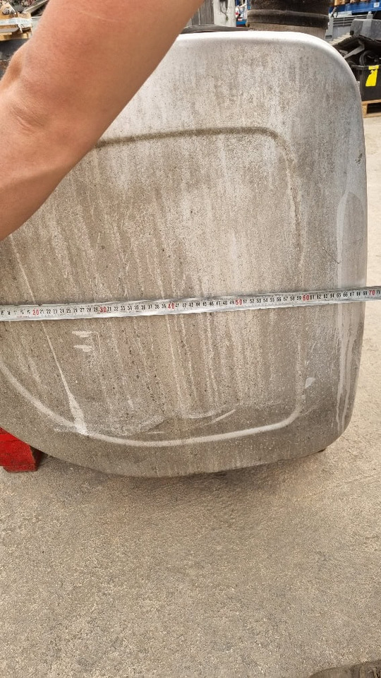 Serbatoio Volvo 570 lt - Réservoir de carburant pour Camion: photos 4 Serbatoio Volvo 570 lt - Réservoir de carburant pour Camion: photos 4