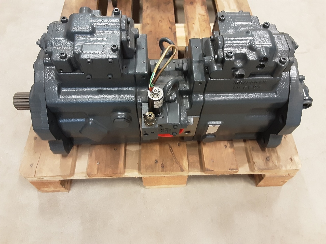 Kawasaki K3V140DT-151R-9NE9-AHV - Pompe hydraulique pour Pelle: photos 1 Kawasaki K3V140DT-151R-9NE9-AHV - Pompe hydraulique pour Pelle: photos 1