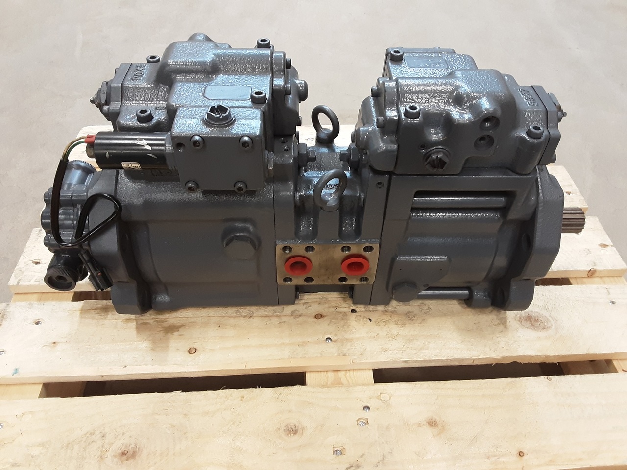 Kawasaki K3V63DT-1ZDR-9N0T-ZV - Pompe hydraulique pour Pelle sur chenille: photos 3 Kawasaki K3V63DT-1ZDR-9N0T-ZV - Pompe hydraulique pour Pelle sur chenille: photos 3