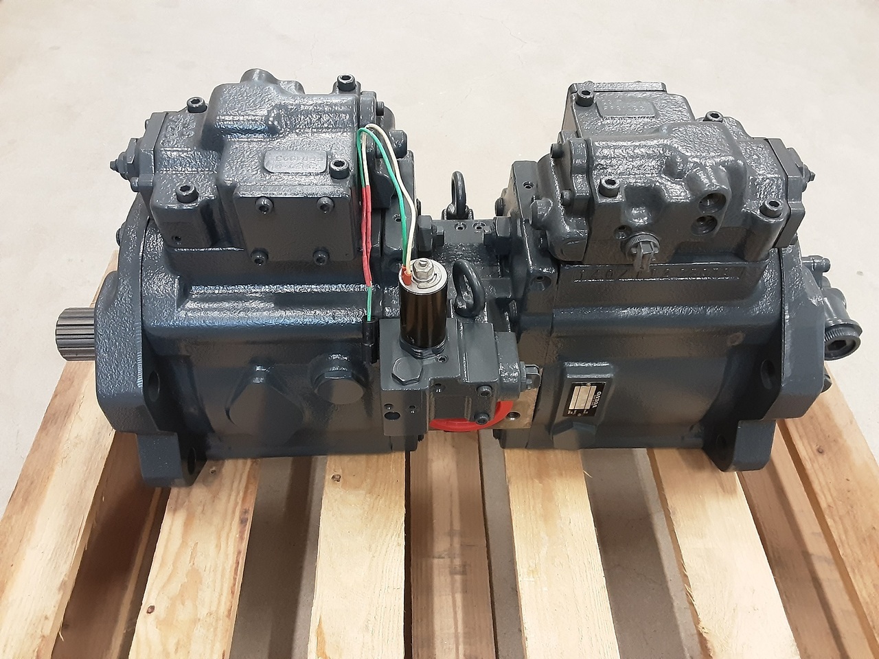 Kawasaki K5V140DT-151R-9N29-HV - Pompe hydraulique pour Pelle sur chenille: photos 1 Kawasaki K5V140DT-151R-9N29-HV - Pompe hydraulique pour Pelle sur chenille: photos 1