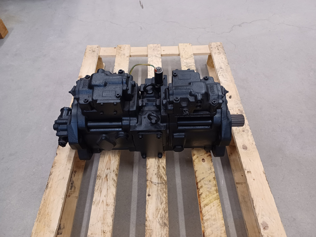 Kawasaki K5V140DTP1D9R-9N01 - Pompe hydraulique pour Pelle sur chenille: photos 3 Kawasaki K5V140DTP1D9R-9N01 - Pompe hydraulique pour Pelle sur chenille: photos 3