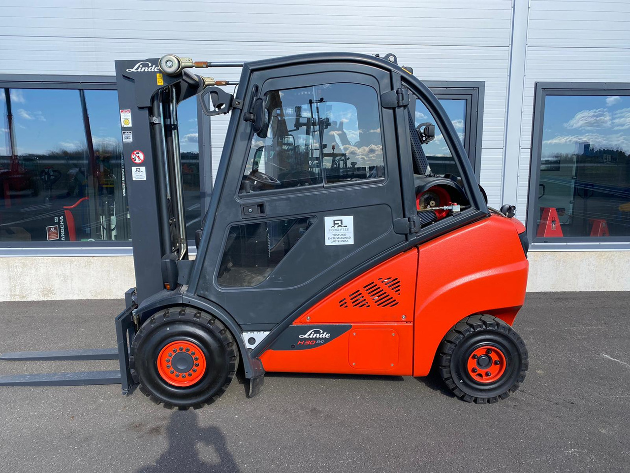 Linde H30T-02 EVO - Chariot élévateur à gaz: photos 2 Linde H30T-02 EVO - Chariot élévateur à gaz: photos 2