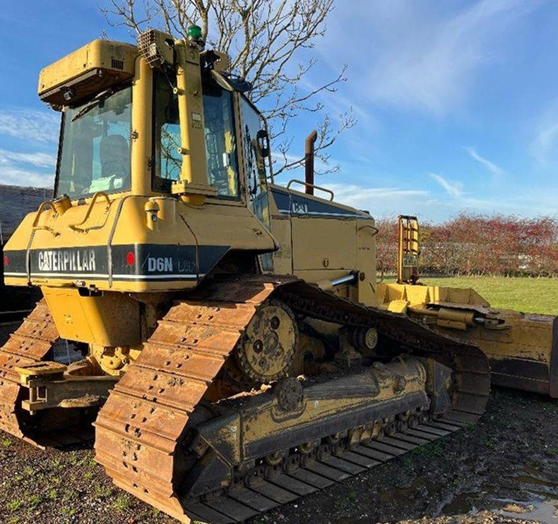 CAT D 6 N LGP 6-way blade - Bulldozer: photos 3 CAT D 6 N LGP 6-way blade - Bulldozer: photos 3