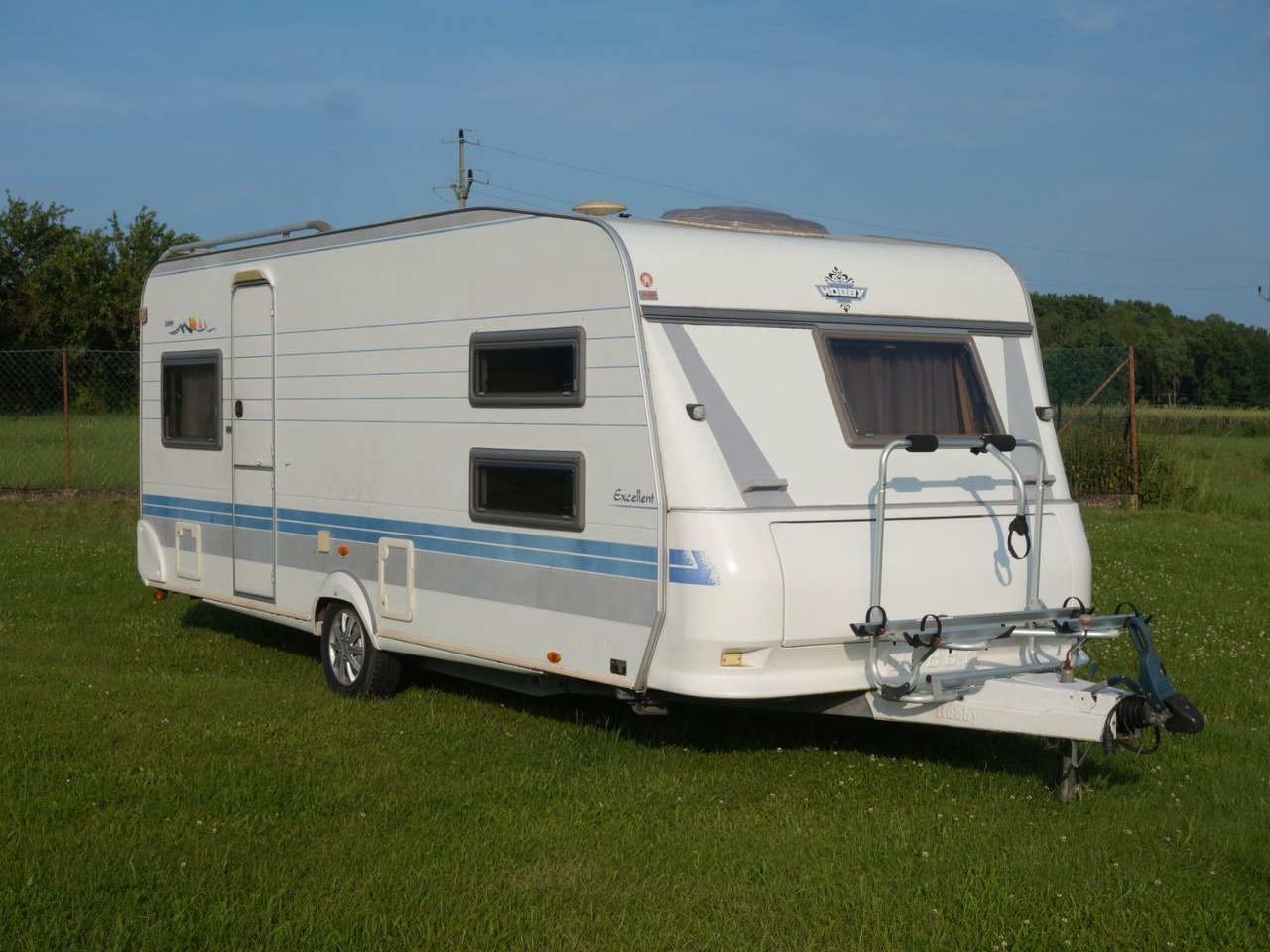 Hobby 540 Excellent Easy, Pallanden, 6 Liegen, Vorzelt - Caravane: photos 1 Hobby 540 Excellent Easy, Pallanden, 6 Liegen, Vorzelt - Caravane: photos 1