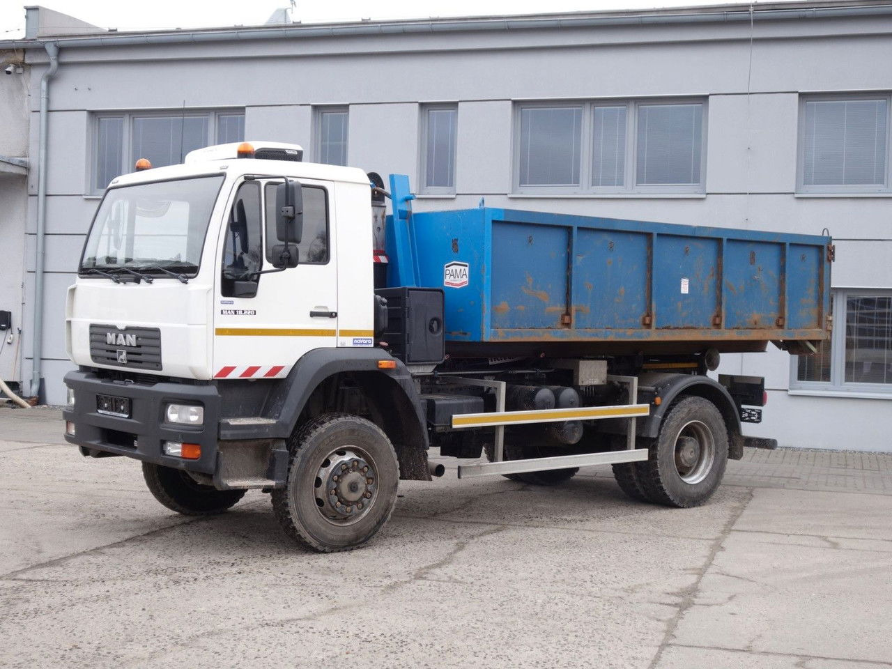 MAN 18.220 4x4 Neue Aufbau 2023 TOP 18.220 4x4 Neue Aufbau 2023 TOP - Camion porte-conteneur/ Caisse mobile, Camion grue: photos 2 MAN 18.220 4x4 Neue Aufbau 2023 TOP 18.220 4x4 Neue Aufbau 2023 TOP - Camion porte-conteneur/ Caisse mobile, Camion grue: photos 2
