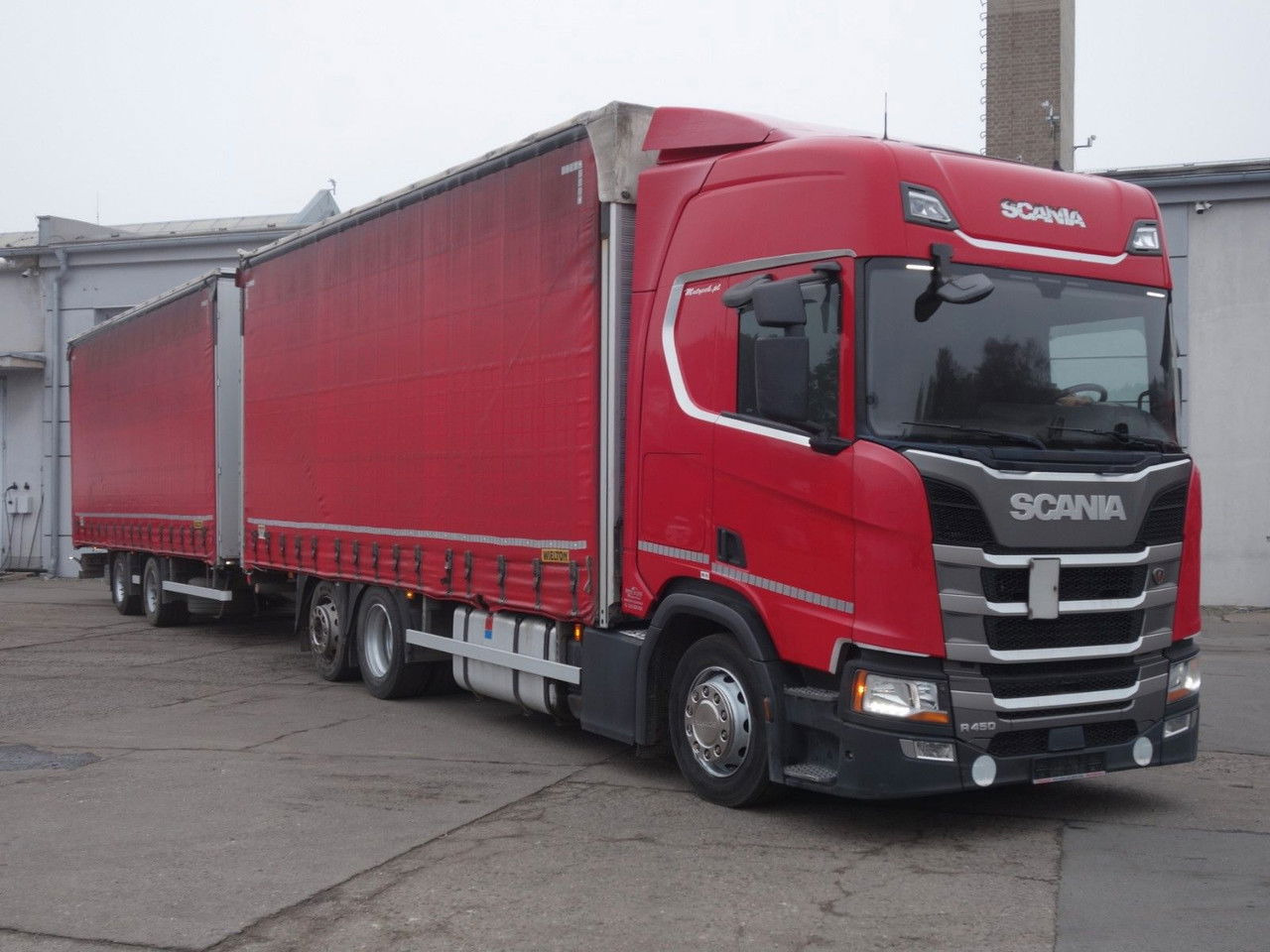 Scania R450 6x2 120cm3, Durchfahren, Retarder - Camion à rideaux coulissants: photos 2 Scania R450 6x2 120cm3, Durchfahren, Retarder - Camion à rideaux coulissants: photos 2