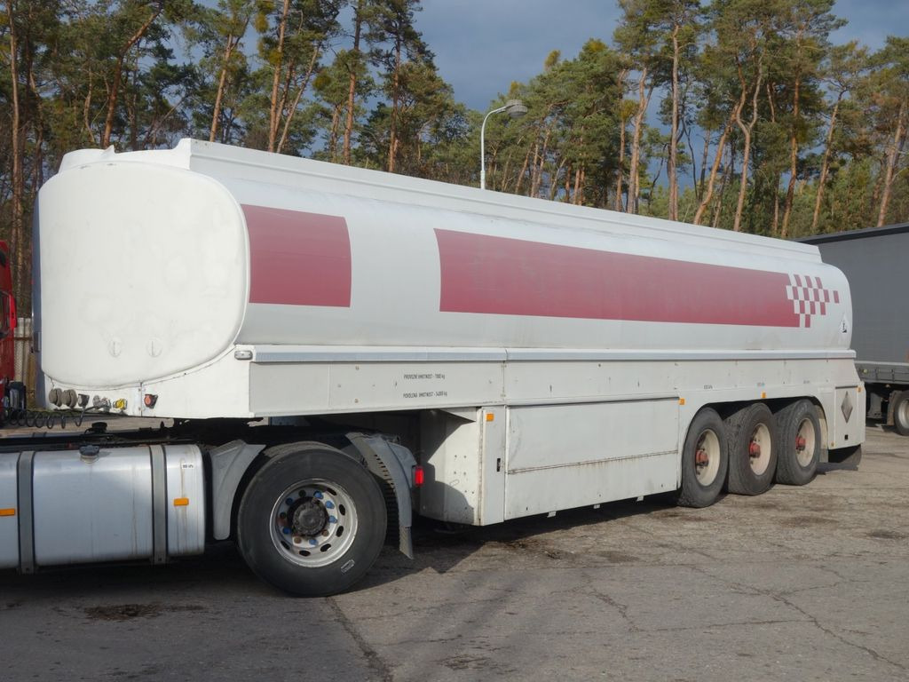 Schwarzmüller TSL 3/E Diesel/Benzin 7 Kammern - Semi-remorque citerne: photos 1 Schwarzmüller TSL 3/E Diesel/Benzin 7 Kammern - Semi-remorque citerne: photos 1